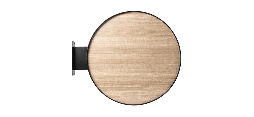 Banderola redonda de madera con perfil y soporte de hierro negro