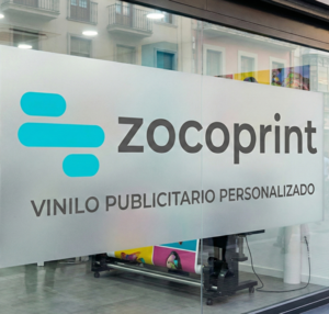 Vinilo impreso y corte aplicado en pared