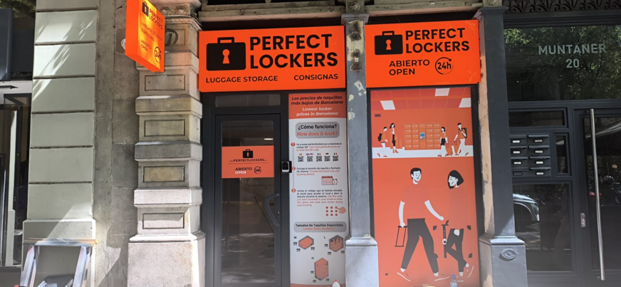 Escaparate vinilado con imagen corporativa